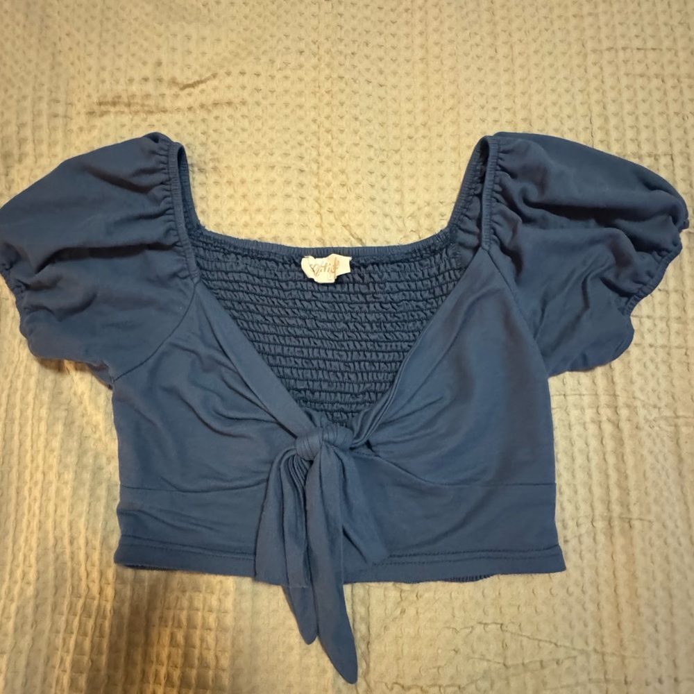 Cropped blue short sleeve tie top